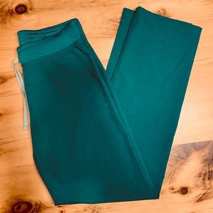 Figs Livingston Hunter Green Small Tall